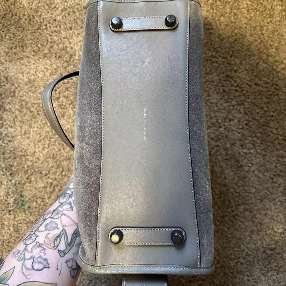 Coach - Picture 5 of 8